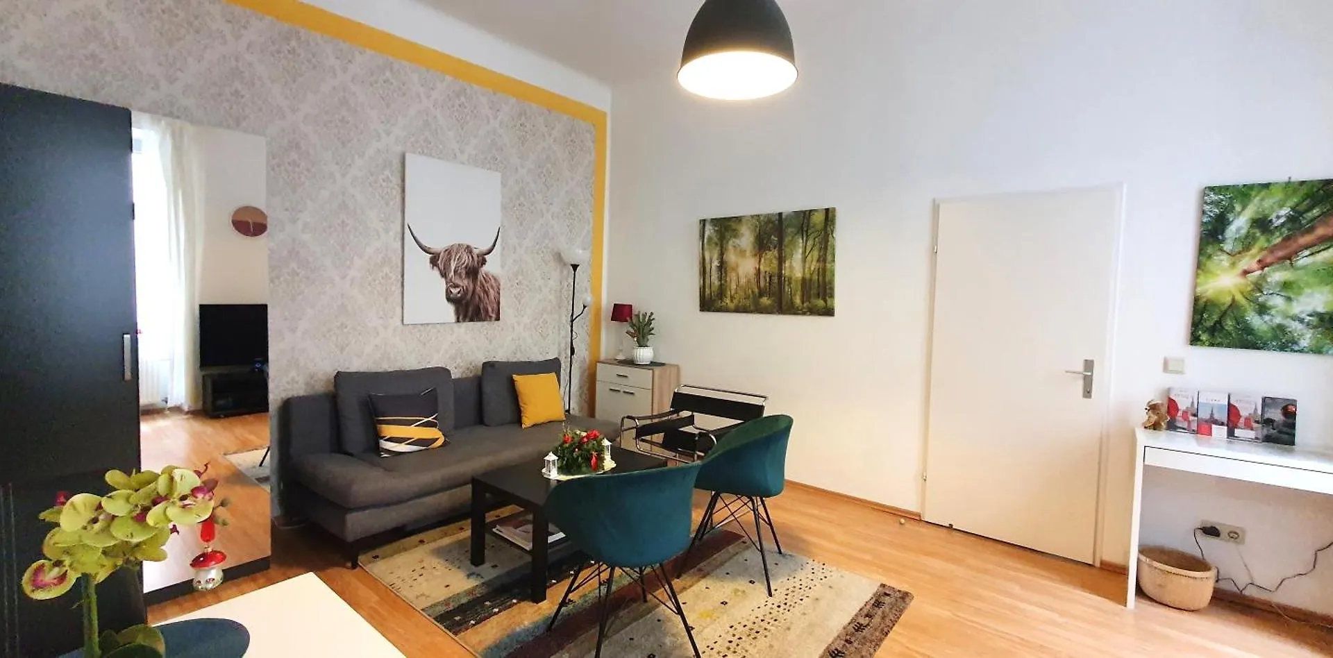 Stylish, Central 2-Room Flat Near Augarten contacts